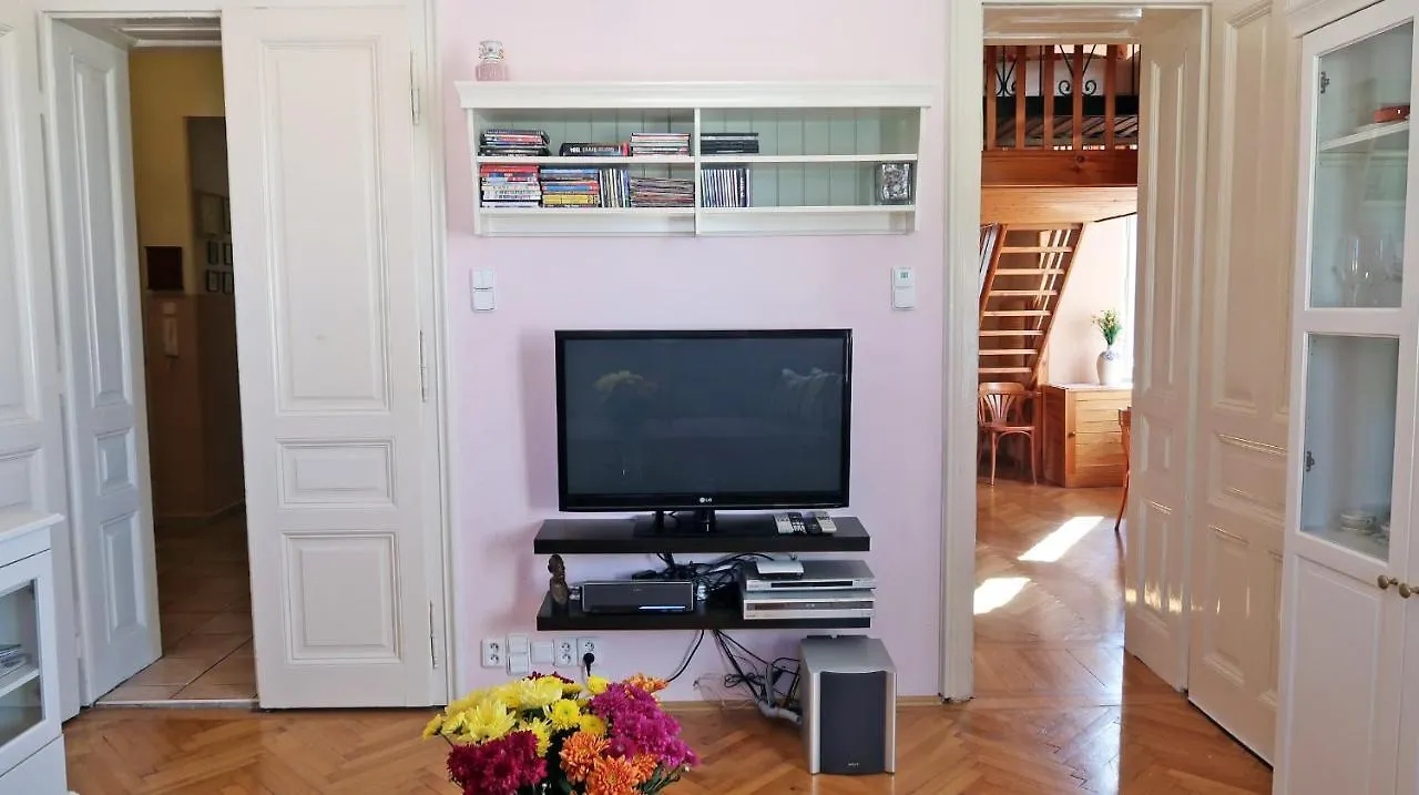 קרלובי וארי Apartment Themis