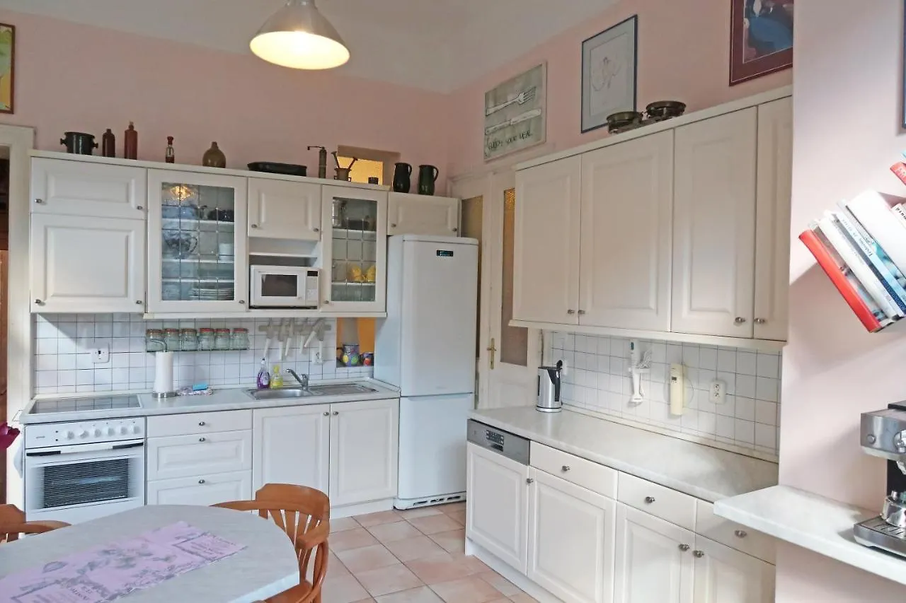 קרלובי וארי Apartment Themis צ'כיה