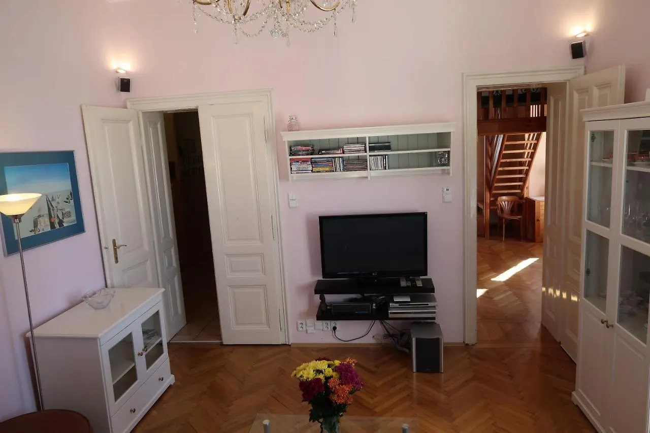 קרלובי וארי Apartment Themis צ'כיה