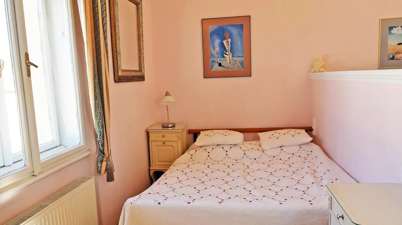 קרלובי וארי Apartment Themis